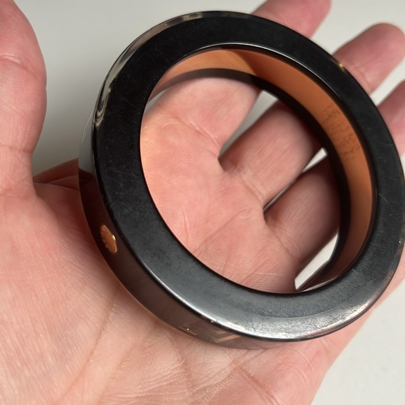 Rare! Louis Vuitton gold plated and Resin Wanted Bracelet - Picture 11 of 15